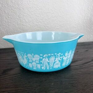 Vintage Pyrex 2 1/2 Quart Turquiose Amish Butterprint 475-B Casserole dish